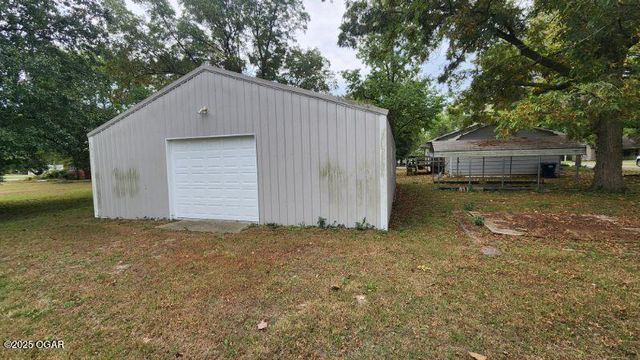 202 N 2nd Avenue, Columbus, KS 66725