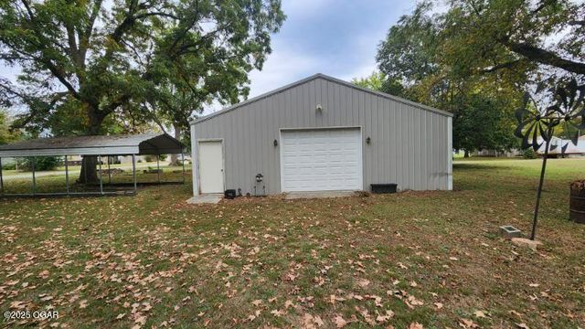 202 N 2nd Avenue, Columbus, KS 66725