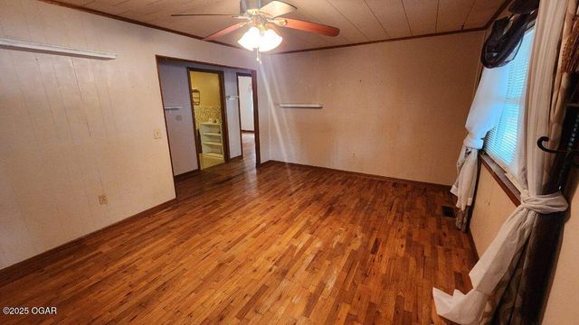 202 N 2nd Avenue, Columbus, KS 66725