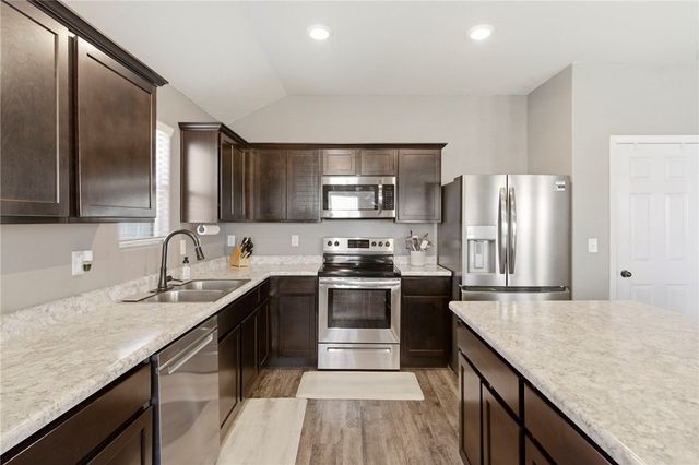 1700 Hermitage Drive, Centerton, AR 72719