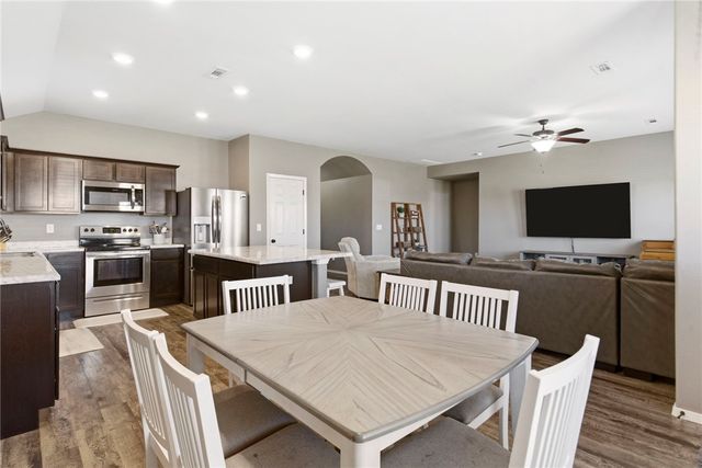 1700 Hermitage Drive, Centerton, AR 72719