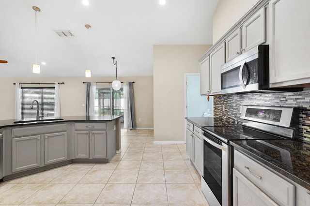 10 Rolling Pl, Palm Coast, FL 32164