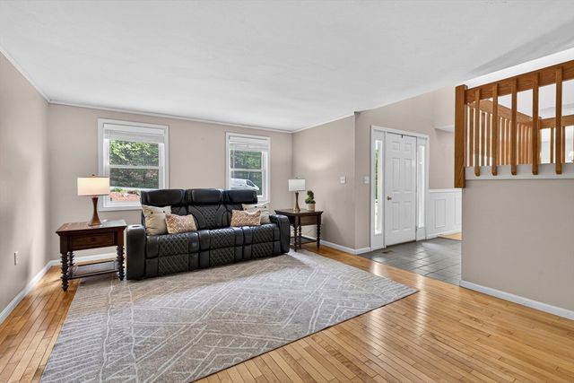 10 Mountain Rd, Brookline, NH 03033