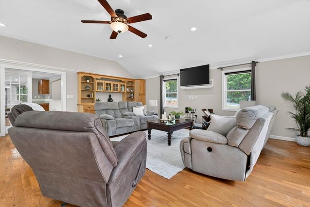 10 Mountain Rd, Brookline, NH 03033