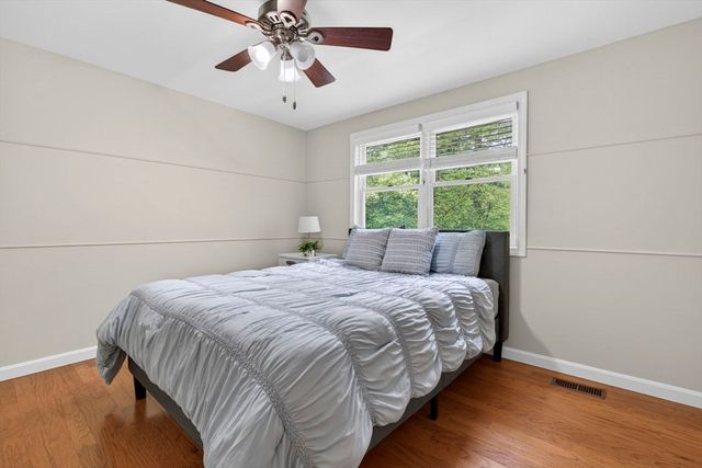 10 Mountain Rd, Brookline, NH 03033