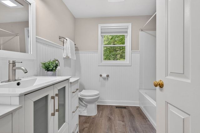 10 Mountain Rd, Brookline, NH 03033