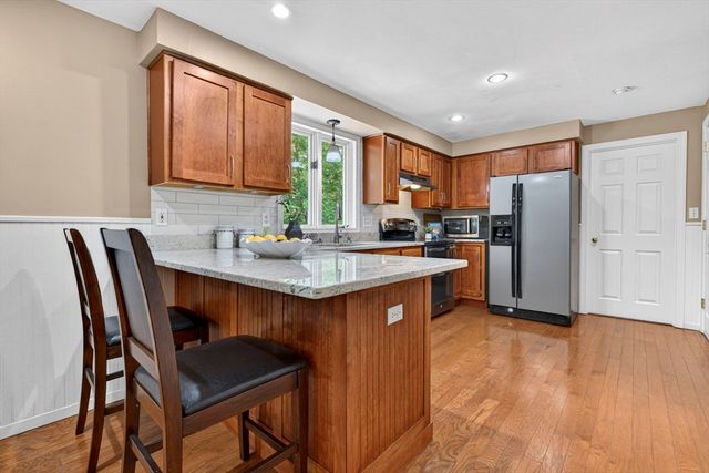 10 Mountain Rd, Brookline, NH 03033