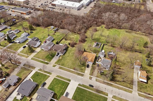 22674 Monterey Drive, Woodhaven, MI 48183