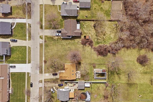 22674 Monterey Drive, Woodhaven, MI 48183