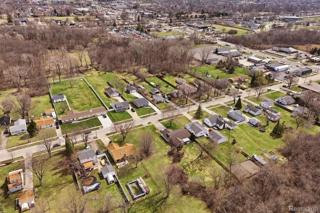 22674 Monterey Drive, Woodhaven, MI 48183