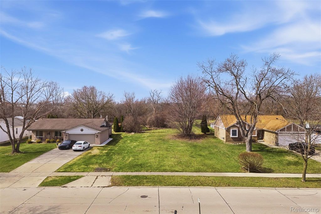 22674 Monterey Drive, Woodhaven, MI 48183