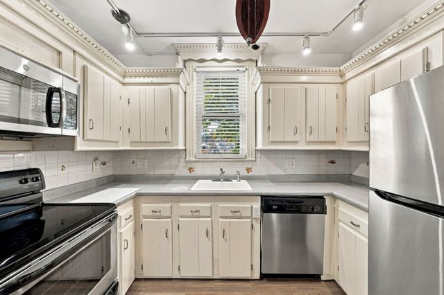 40 Beaver St, Framingham, MA 01702