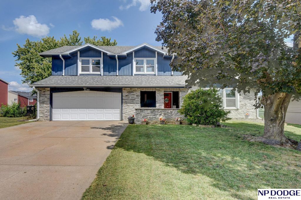 1030 Grenoble Drive, Bellevue, NE 68123