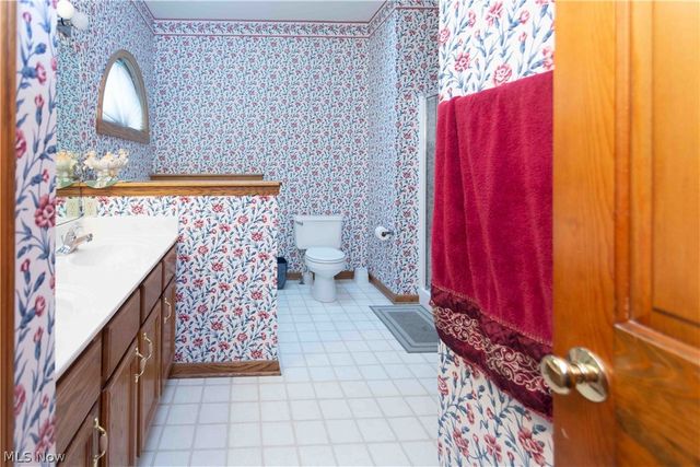 658 Ridgecliff Street 6, Tallmadge, OH 44278
