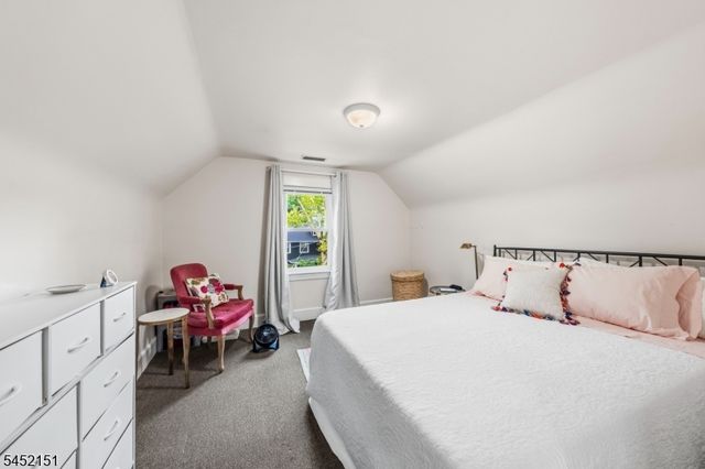 11 Evergreen Ave, Bloomfield Twp., NJ 07003