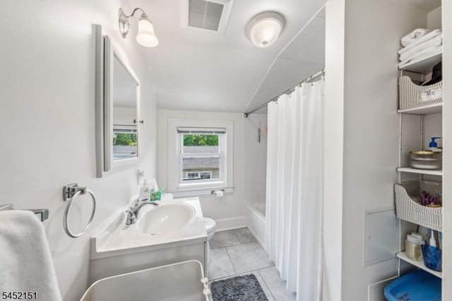 11 Evergreen Ave, Bloomfield Twp., NJ 07003