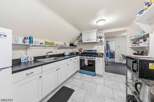 11 Evergreen Ave, Bloomfield Twp., NJ 07003