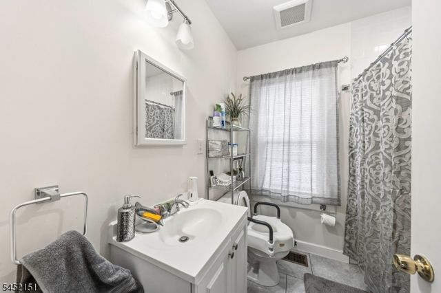 11 Evergreen Ave, Bloomfield Twp., NJ 07003
