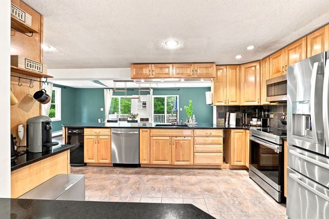 73 Glendale Rd, Hampden, MA 01036