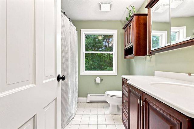 73 Glendale Rd, Hampden, MA 01036