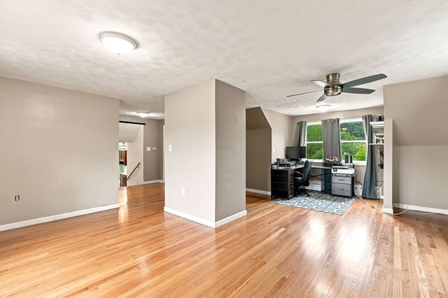 73 Glendale Rd, Hampden, MA 01036