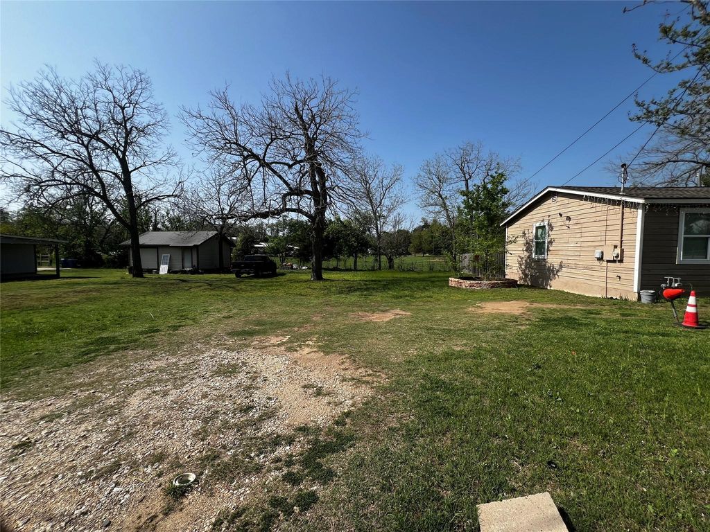 506 W 2nd ST, Elgin, TX 78621