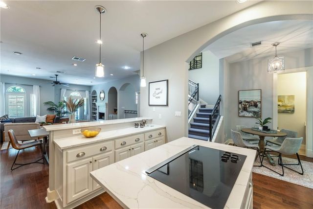 1529 Barton Springs RD 12, Austin, TX 78704