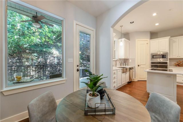 1529 Barton Springs RD 12, Austin, TX 78704