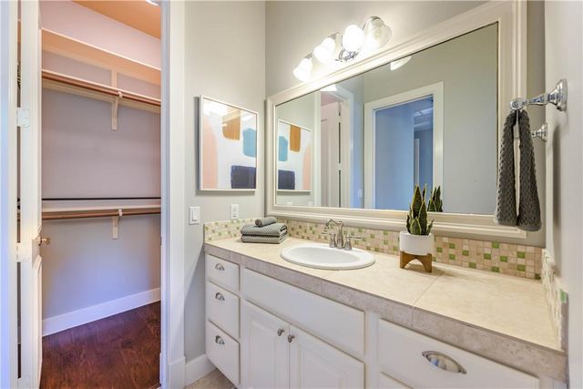 1529 Barton Springs RD 12, Austin, TX 78704