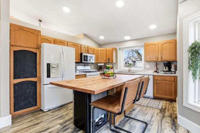 17402 Harding Lane, Lakeville, MN 55044