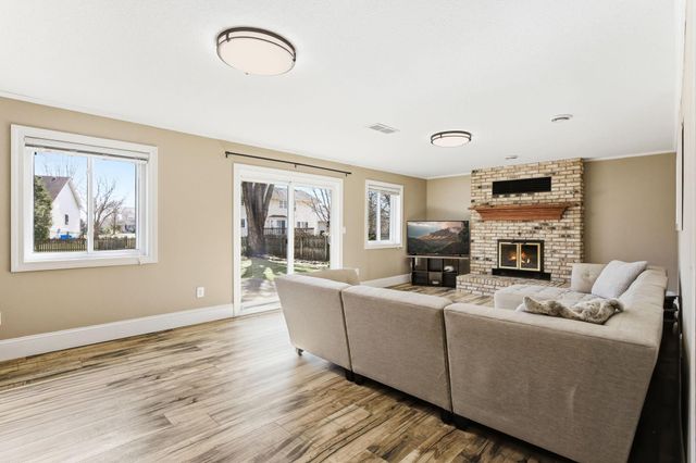 17402 Harding Lane, Lakeville, MN 55044