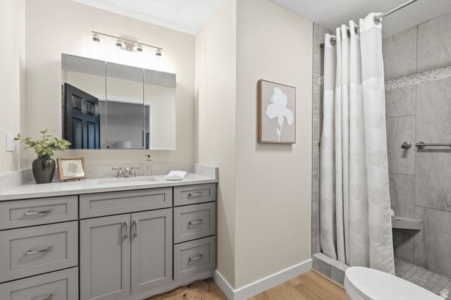 1242 E SNOWCREEK DR, Layton, UT 84040