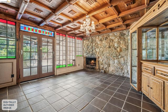 6383 Valley View Rd, Oakland, CA 94611