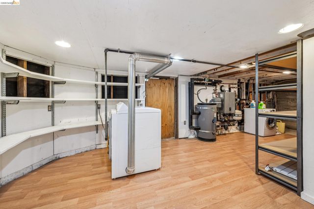 6383 Valley View Rd, Oakland, CA 94611