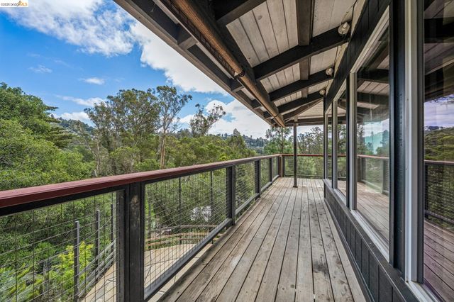 6383 Valley View Rd, Oakland, CA 94611