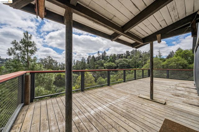 6383 Valley View Rd, Oakland, CA 94611