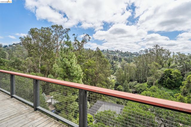 6383 Valley View Rd, Oakland, CA 94611