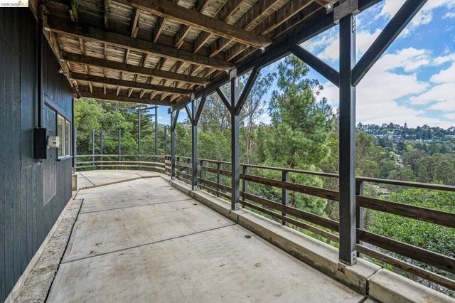 6383 Valley View Rd, Oakland, CA 94611