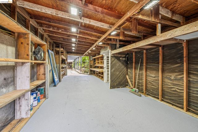 6383 Valley View Rd, Oakland, CA 94611