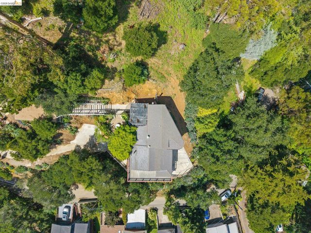 6383 Valley View Rd, Oakland, CA 94611