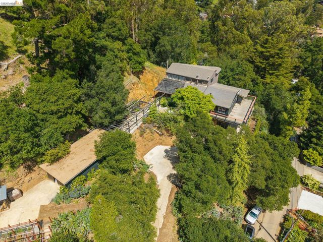 6383 Valley View Rd, Oakland, CA 94611