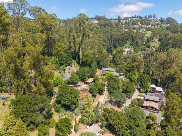 6383 Valley View Rd, Oakland, CA 94611