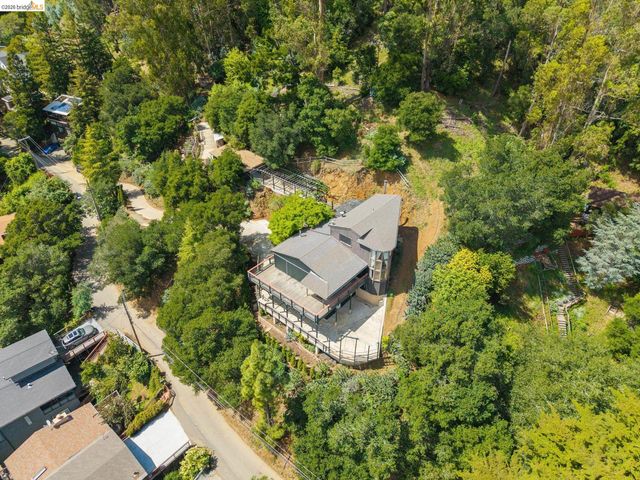 6383 Valley View Rd, Oakland, CA 94611