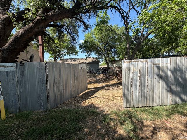 1228 Marion Avenue, Fort Worth, TX 76104