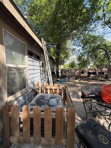 1228 Marion Avenue, Fort Worth, TX 76104