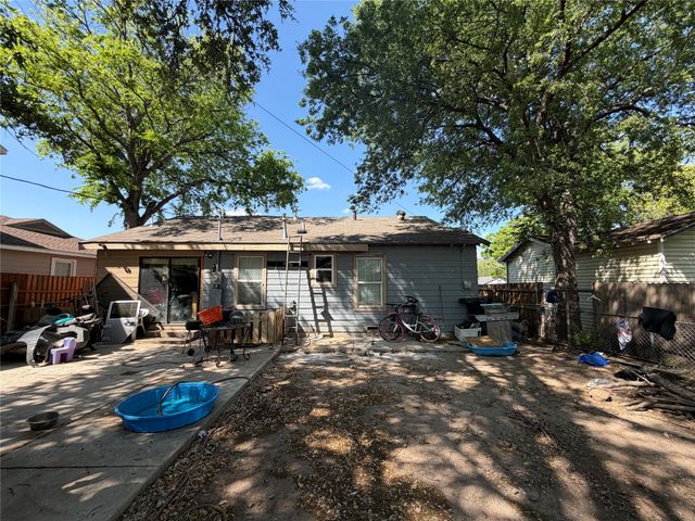 1228 Marion Avenue, Fort Worth, TX 76104