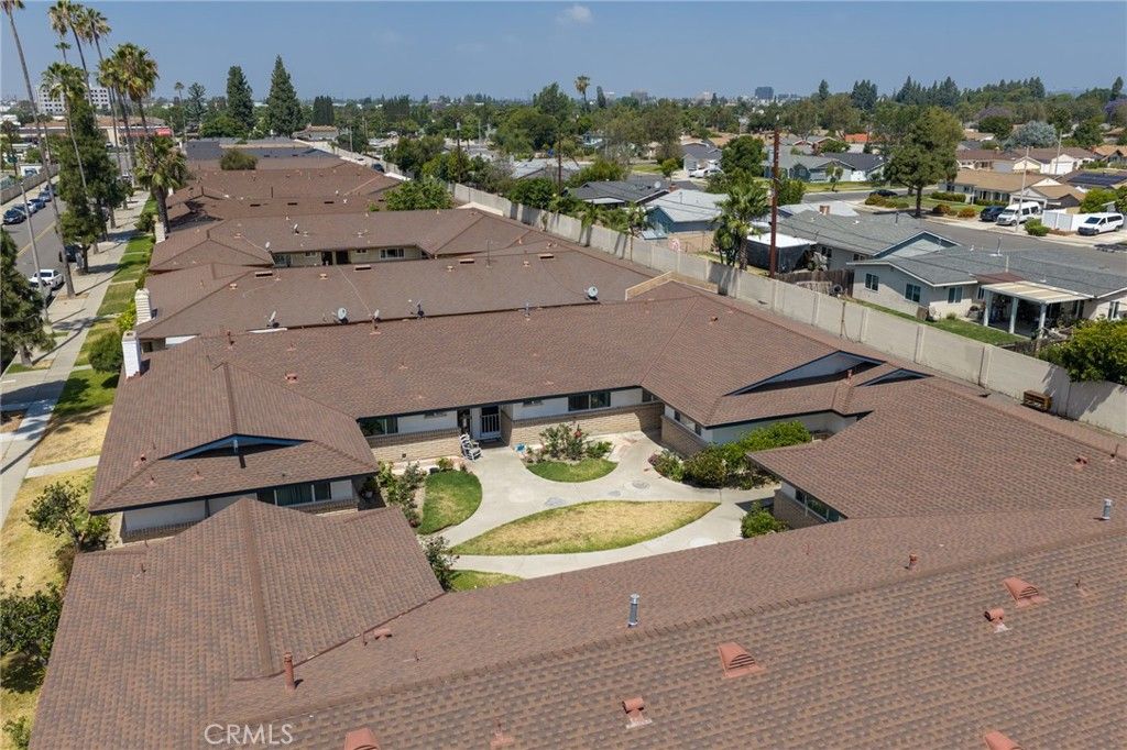 Image 12 of property listing at 2127 E Almont Avenue, Anaheim, CA 92806