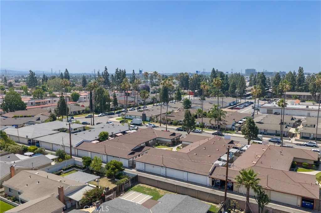 Image 13 of property listing at 2127 E Almont Avenue, Anaheim, CA 92806