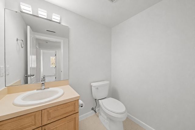 30 Chapman St 304, Weymouth, MA 02189