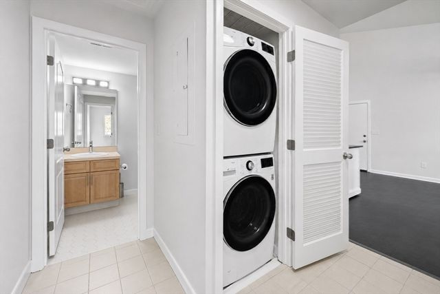 30 Chapman St 304, Weymouth, MA 02189
